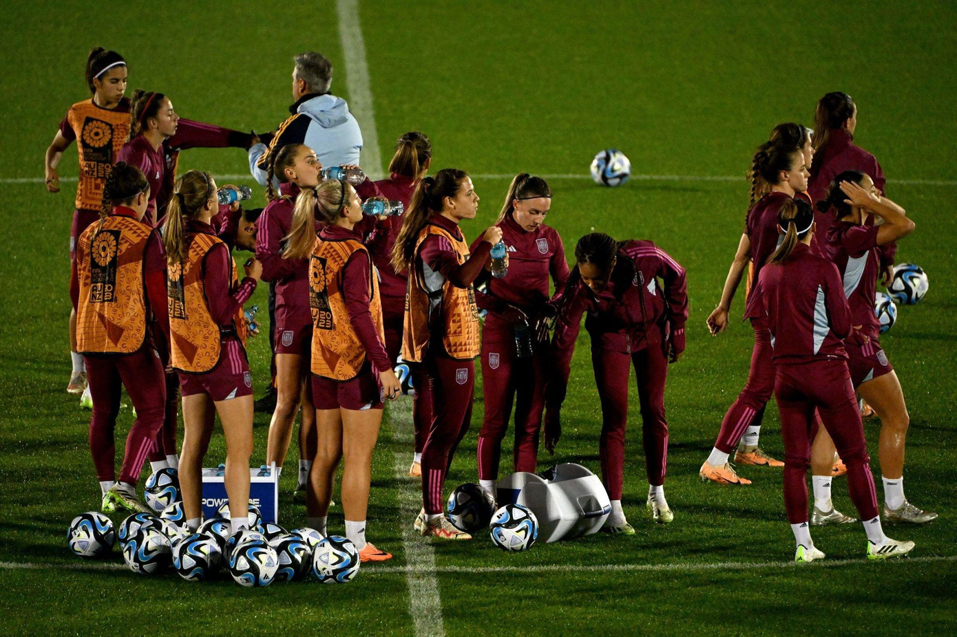 ‘Đè bẹp’ Thụy Sỹ 5-1, Tây Ban Nha lần đầu vào tứ kết World Cup ảnh 6 ‘Đè bẹp’ Thụy Sỹ 5-1, Tây Ban Nha lần đầu vào tứ kết World Cup ảnh 6