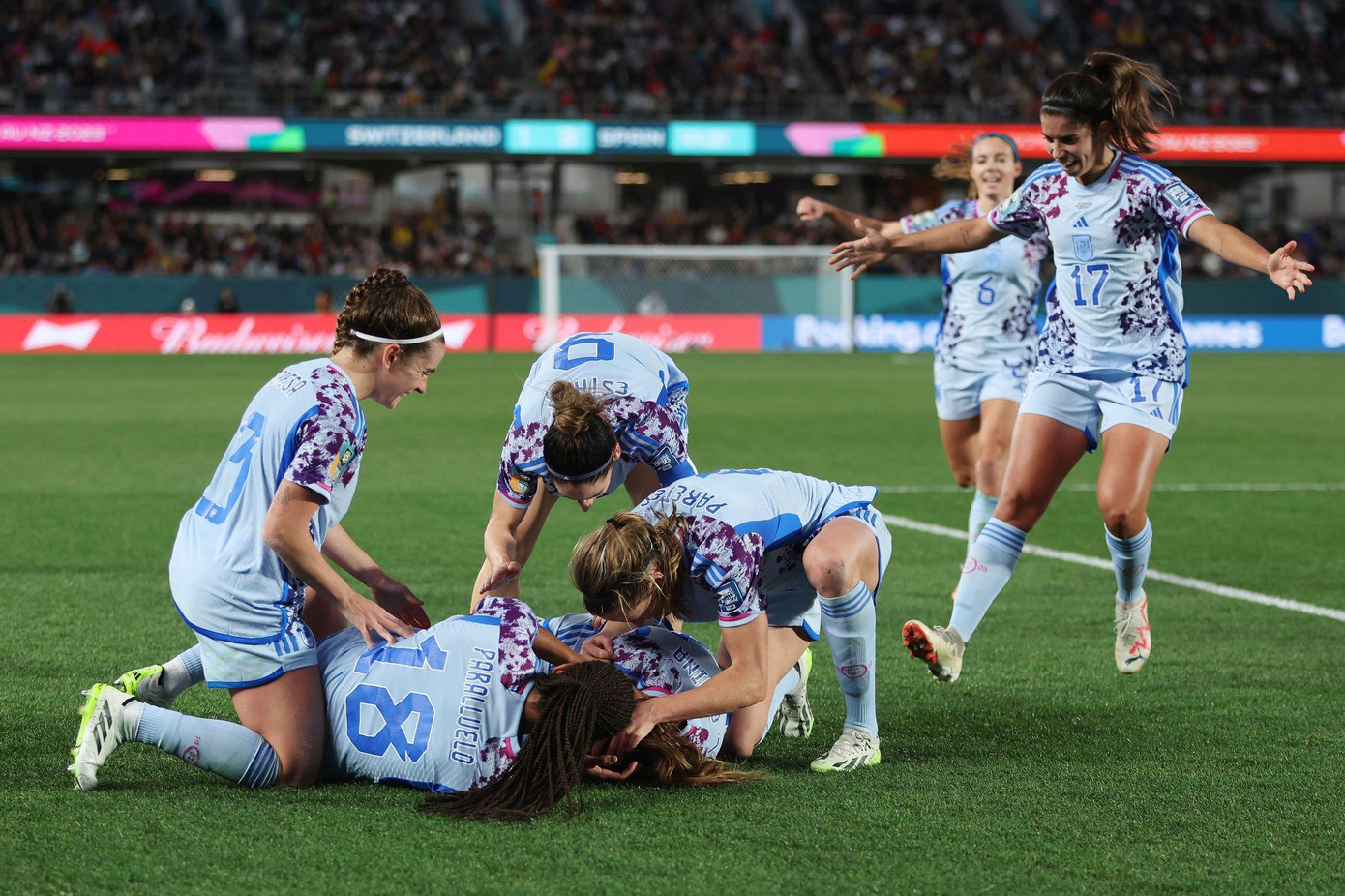 ‘Đè bẹp’ Thụy Sỹ 5-1, Tây Ban Nha lần đầu vào tứ kết World Cup ảnh 39 ‘Đè bẹp’ Thụy Sỹ 5-1, Tây Ban Nha lần đầu vào tứ kết World Cup ảnh 39
