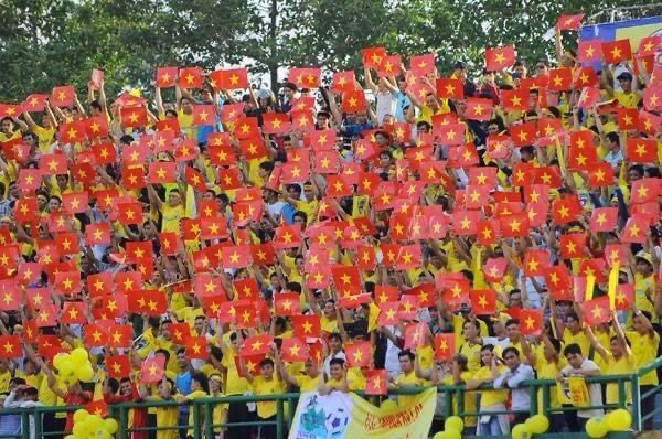 Những hình ảnh ấn tượng được tạo ra bởi các CĐV Thanh Hóa.