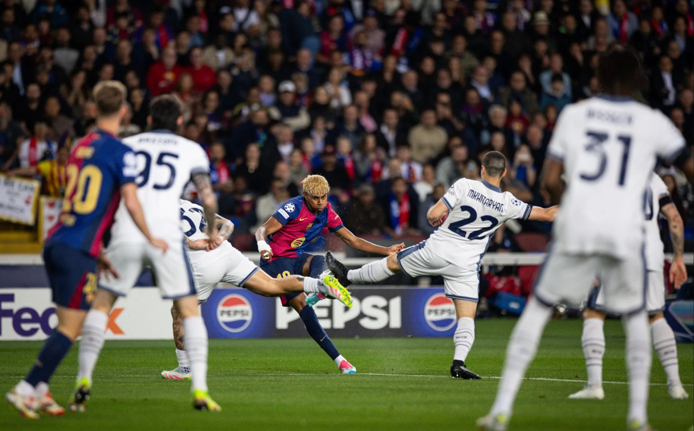 Bàn thắng tuyệt đẹp của Lamine Yamal phút 24 khiến Inter choáng váng.