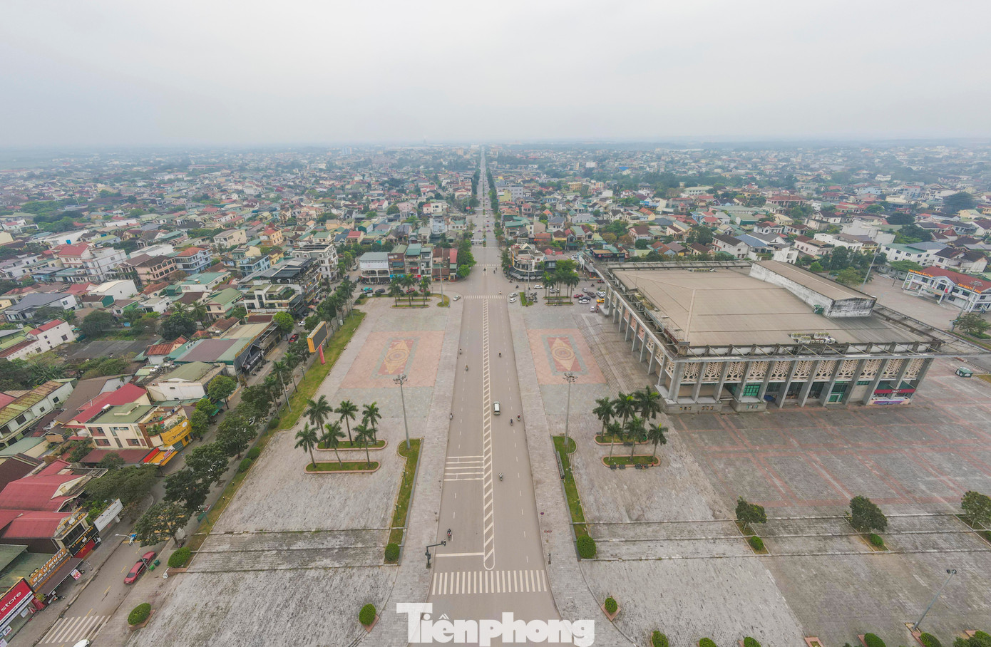 Trung tâm văn hóa - điện ảnh tỉnh Quảng Trị tại số 1A đường Hùng Vương là nơi xuất phát của Tiền Phong Marathon 2025. Vào sáng ngày 30/3 tới, nơi đây sẽ có hơn 7.000 VĐV chuyên nghiệp và phong trào tranh tài.