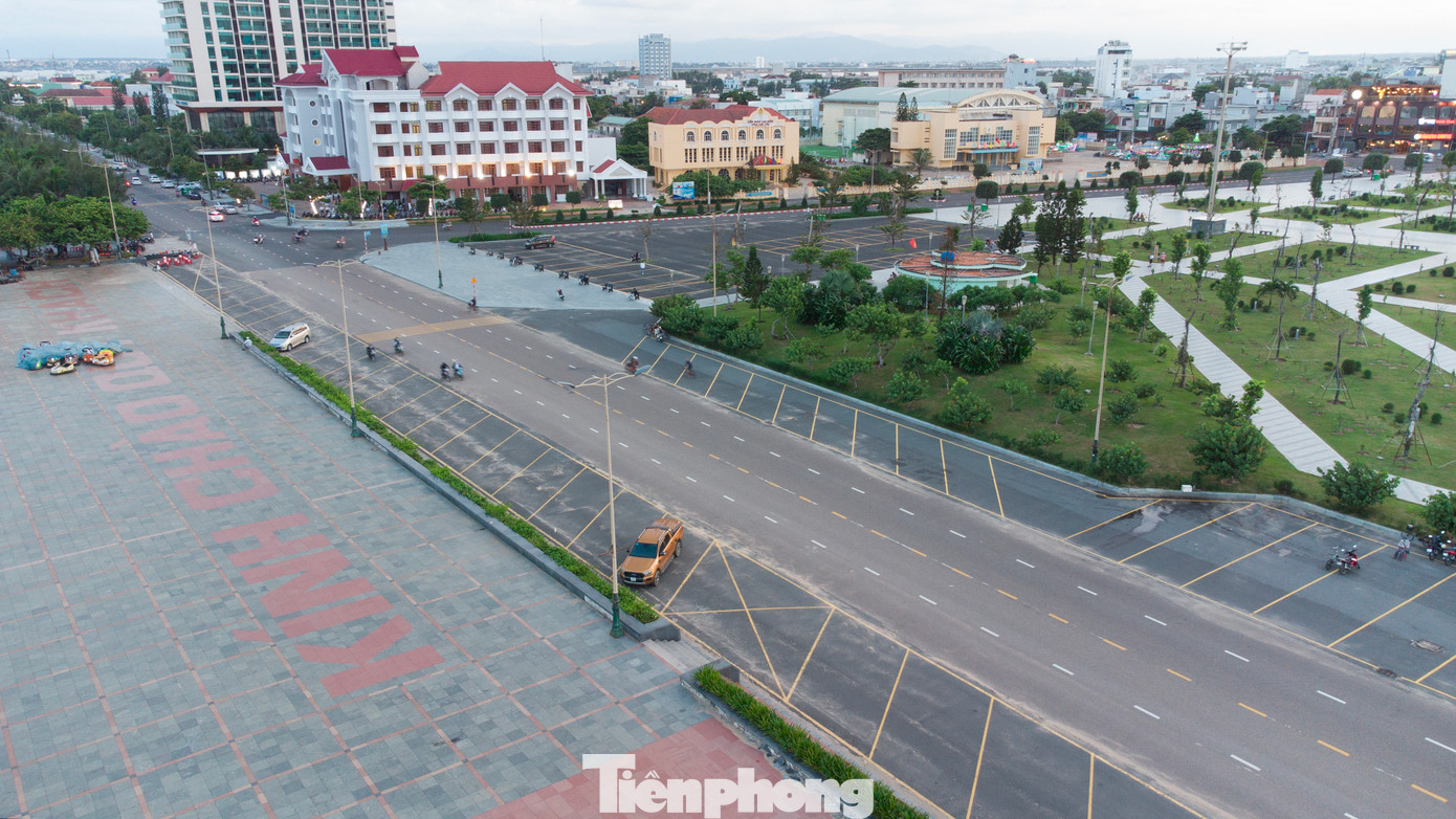 Sau thời gian được cải tạo và nâng cấp với tổng mức đầu tư gần 60 tỷ đồng, Quảng trường 1/4 khánh thành đúng dịp Tết Canh Tý 2020.