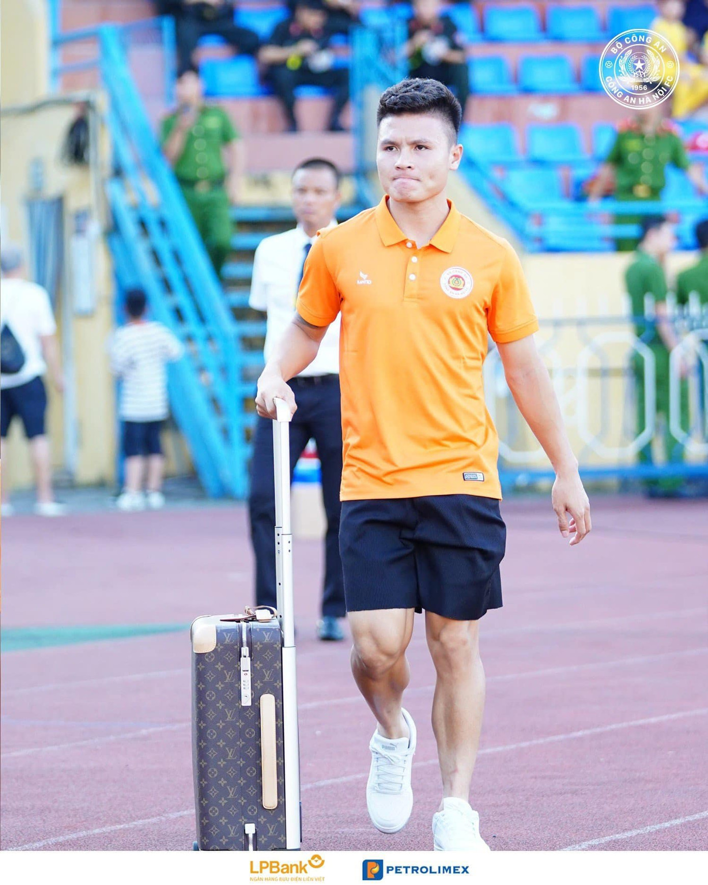 Cản phá penalty xuất sắc, thủ môn Đức Dũng đưa Nam Định vào tứ kết Cúp Quốc gia ảnh 5 Cản phá penalty xuất sắc, thủ môn Đức Dũng đưa Nam Định vào tứ kết Cúp Quốc gia ảnh 5