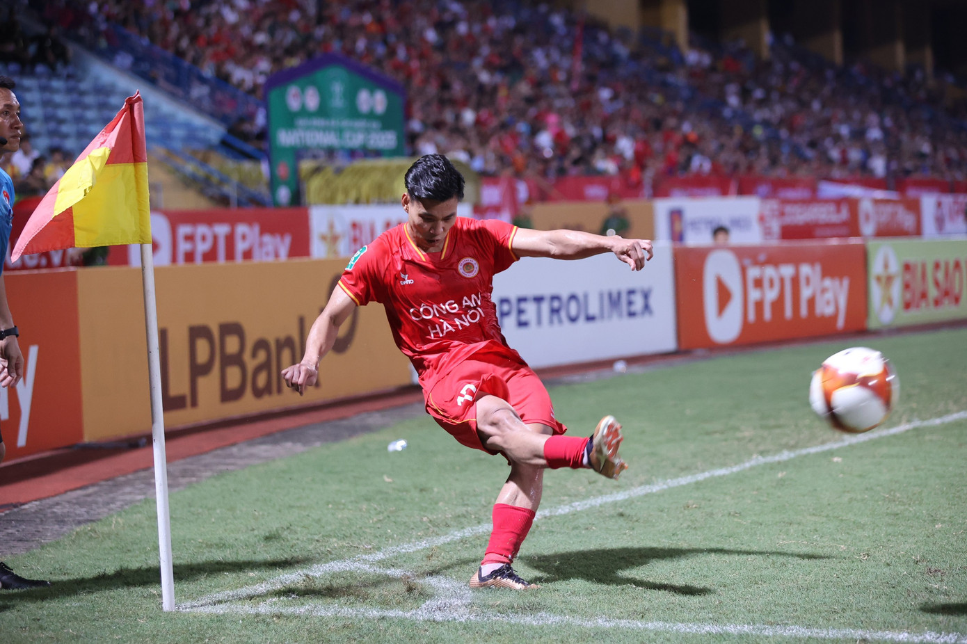 Cản phá penalty xuất sắc, thủ môn Đức Dũng đưa Nam Định vào tứ kết Cúp Quốc gia ảnh 31 Cản phá penalty xuất sắc, thủ môn Đức Dũng đưa Nam Định vào tứ kết Cúp Quốc gia ảnh 31