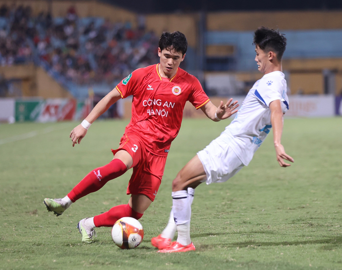 Cản phá penalty xuất sắc, thủ môn Đức Dũng đưa Nam Định vào tứ kết Cúp Quốc gia ảnh 27 Cản phá penalty xuất sắc, thủ môn Đức Dũng đưa Nam Định vào tứ kết Cúp Quốc gia ảnh 27