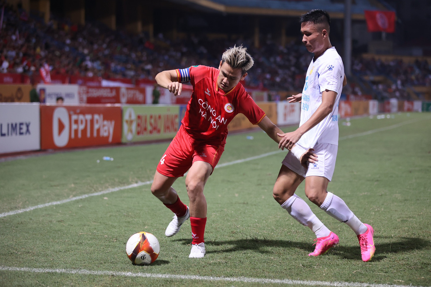 Cản phá penalty xuất sắc, thủ môn Đức Dũng đưa Nam Định vào tứ kết Cúp Quốc gia ảnh 26 Cản phá penalty xuất sắc, thủ môn Đức Dũng đưa Nam Định vào tứ kết Cúp Quốc gia ảnh 26