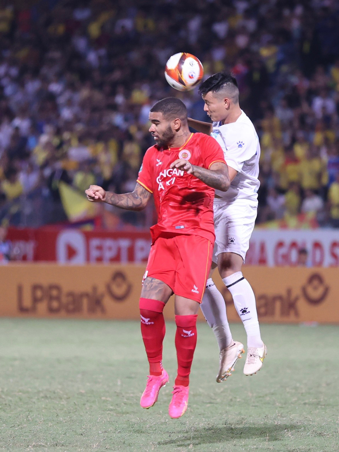 Cản phá penalty xuất sắc, thủ môn Đức Dũng đưa Nam Định vào tứ kết Cúp Quốc gia ảnh 14 Cản phá penalty xuất sắc, thủ môn Đức Dũng đưa Nam Định vào tứ kết Cúp Quốc gia ảnh 14