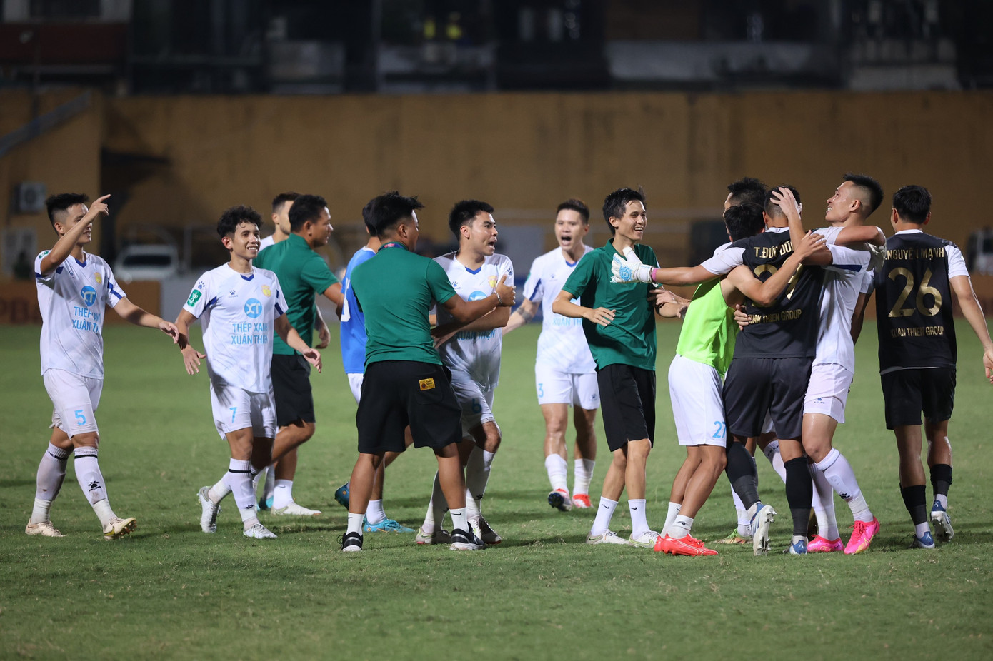 Cản phá penalty xuất sắc, thủ môn Đức Dũng đưa Nam Định vào tứ kết Cúp Quốc gia ảnh 44 Cản phá penalty xuất sắc, thủ môn Đức Dũng đưa Nam Định vào tứ kết Cúp Quốc gia ảnh 44