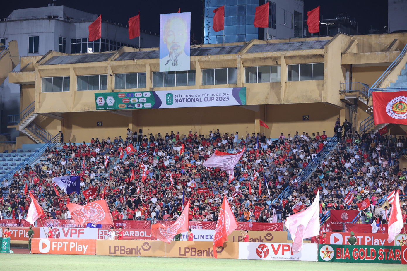 Cản phá penalty xuất sắc, thủ môn Đức Dũng đưa Nam Định vào tứ kết Cúp Quốc gia ảnh 11 Cản phá penalty xuất sắc, thủ môn Đức Dũng đưa Nam Định vào tứ kết Cúp Quốc gia ảnh 11