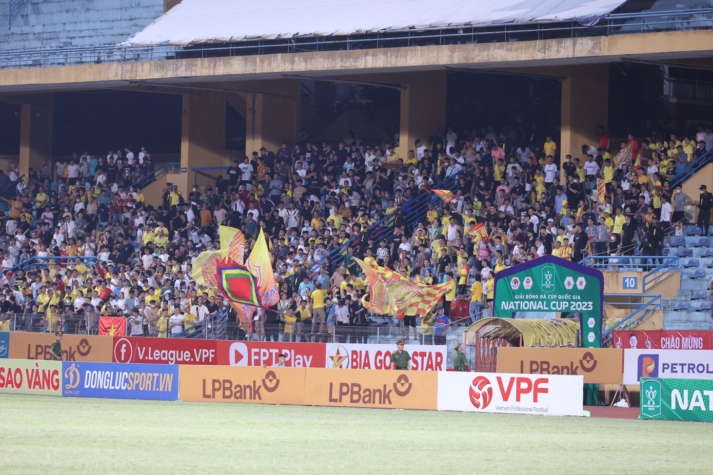 Cản phá penalty xuất sắc, thủ môn Đức Dũng đưa Nam Định vào tứ kết Cúp Quốc gia ảnh 10 Cản phá penalty xuất sắc, thủ môn Đức Dũng đưa Nam Định vào tứ kết Cúp Quốc gia ảnh 10