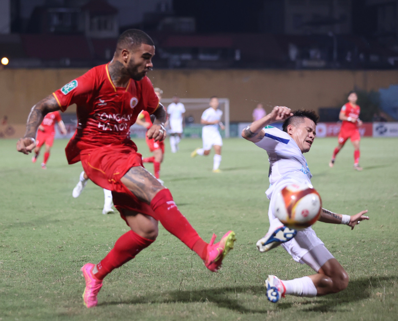 Cản phá penalty xuất sắc, thủ môn Đức Dũng đưa Nam Định vào tứ kết Cúp Quốc gia ảnh 18 Cản phá penalty xuất sắc, thủ môn Đức Dũng đưa Nam Định vào tứ kết Cúp Quốc gia ảnh 18