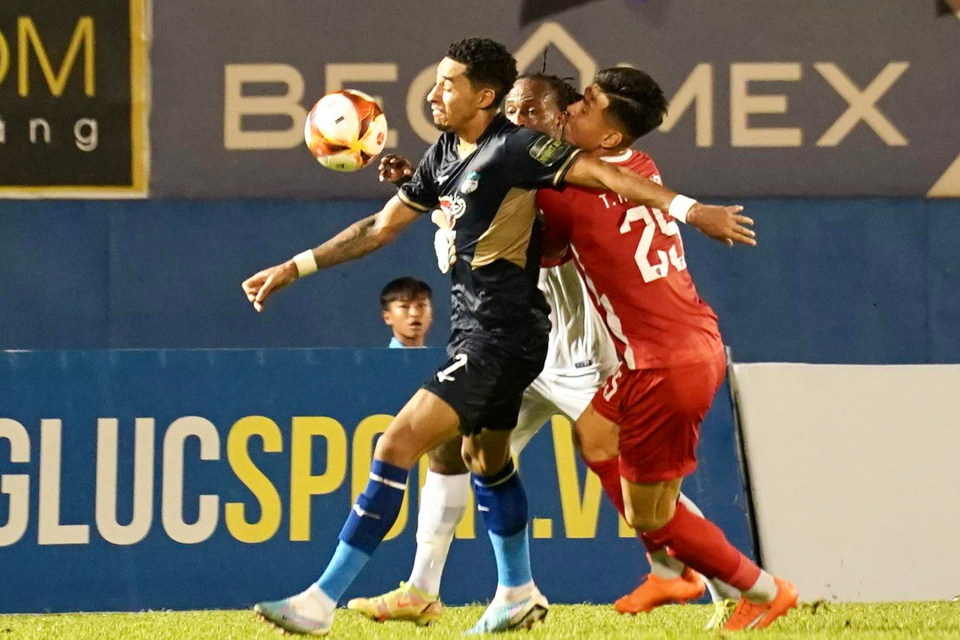 Đánh bại Bình Dương 2-1, HAGL chính thức trụ hạng ảnh 28 Đánh bại Bình Dương 2-1, HAGL chính thức trụ hạng ảnh 28