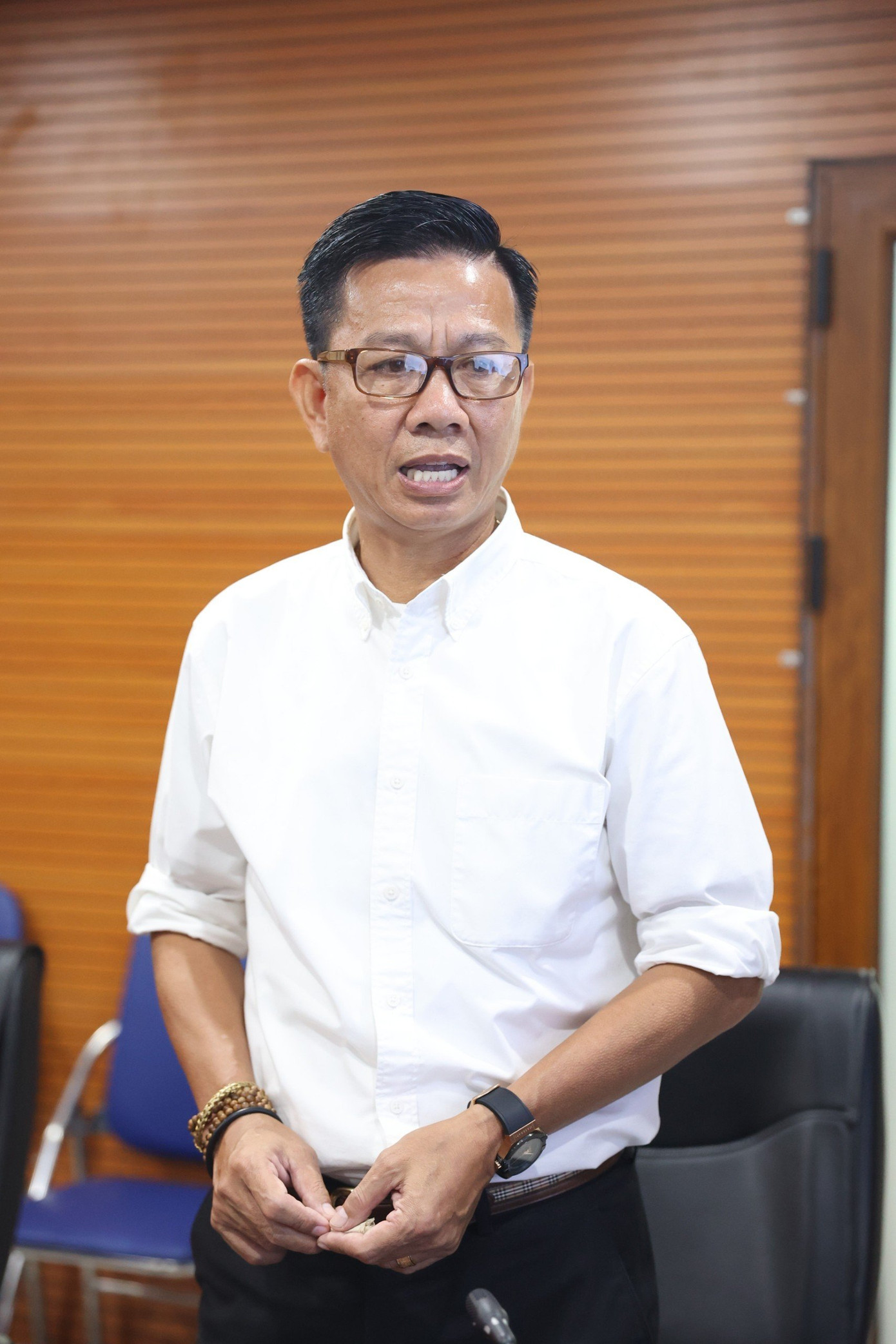 HLV Hoàng Anh Tuấn trong Lễ trao thưởng Đội tuyển U23 Việt Nam vô địch U23 Đông Nam Á 2023 của Quỹ Hỗ trợ tài năng trẻ Việt Nam tại tòa soạn báo Tiền Phong. (Ảnh: Trọng Tài) HLV Hoàng Anh Tuấn trong Lễ trao thưởng Đội tuyển U23 Việt Nam vô địch U23 Đông Nam Á 2023 của Quỹ Hỗ trợ tài năng trẻ Việt Nam tại tòa soạn báo Tiền Phong. (Ảnh: Trọng Tài)