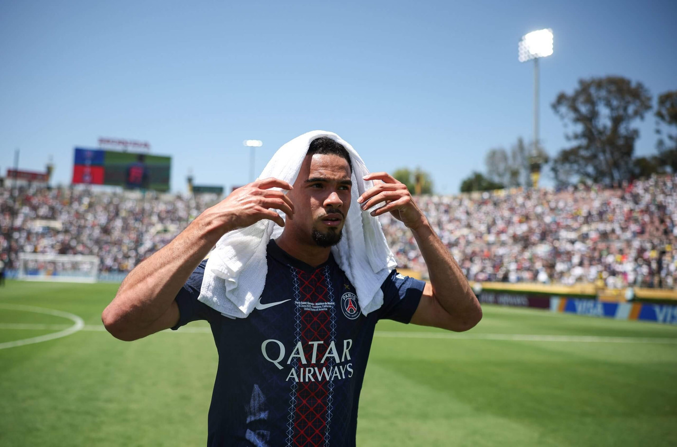 Nhiều biện pháp tránh nóng được đưa ra, nhưng không nhiều tác dụng. Nhiều biện pháp tránh nóng được đưa ra, nhưng không nhiều tác dụng.