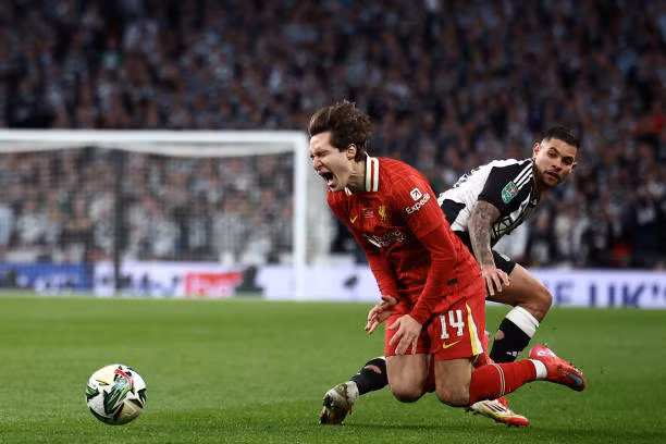 Hạ đẹp Liverpool, Newcastle vô địch League Cup, chấm dứt 70 năm không danh hiệu ảnh 25 Hạ đẹp Liverpool, Newcastle vô địch League Cup, chấm dứt 70 năm không danh hiệu ảnh 25