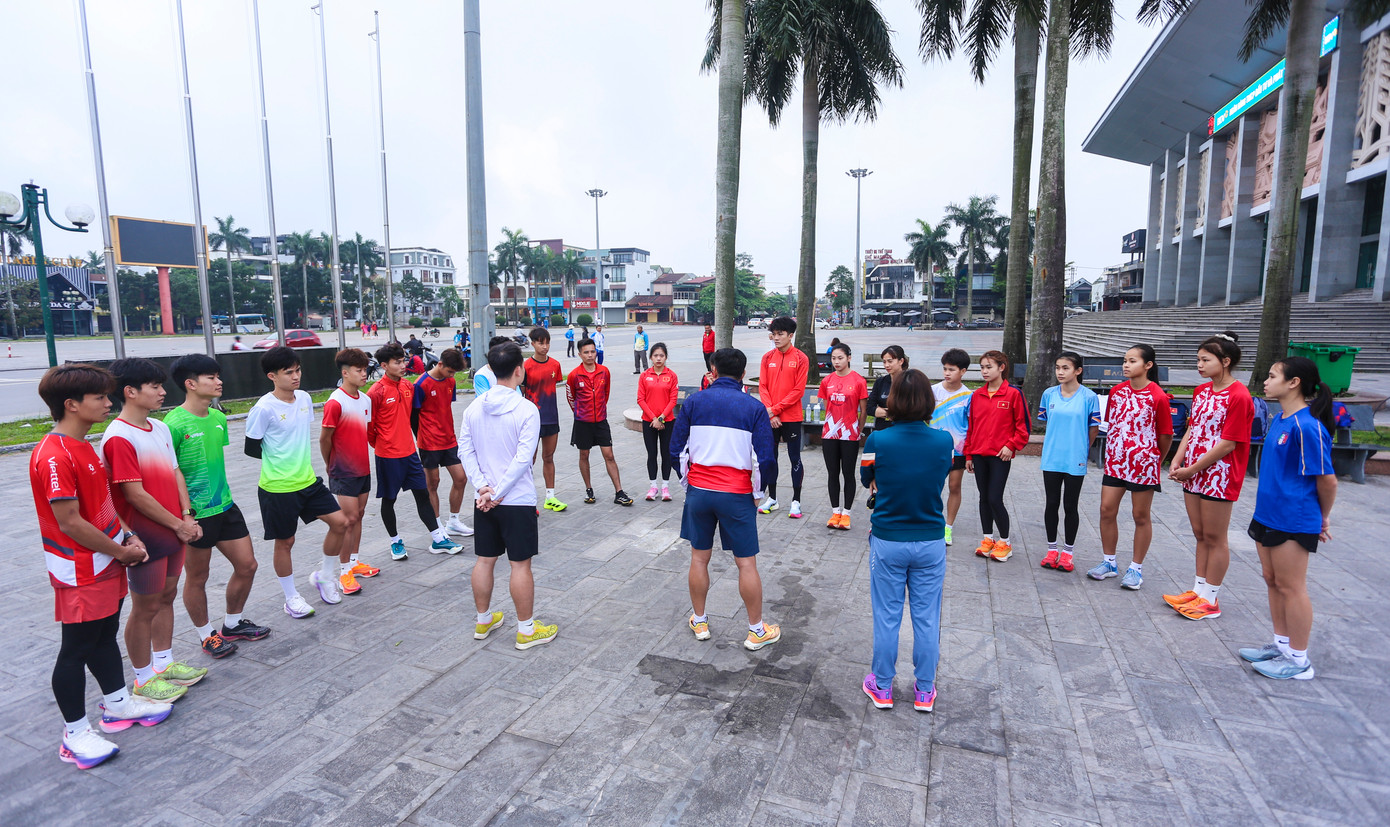 Chỉ một tuần nữa Tiền Phong Marathon 2025 sẽ bắt đầu, vì vậy các đoàn đều đã có mặt ở thành phố Đông Hà, chuẩn bị cho giải đấu.