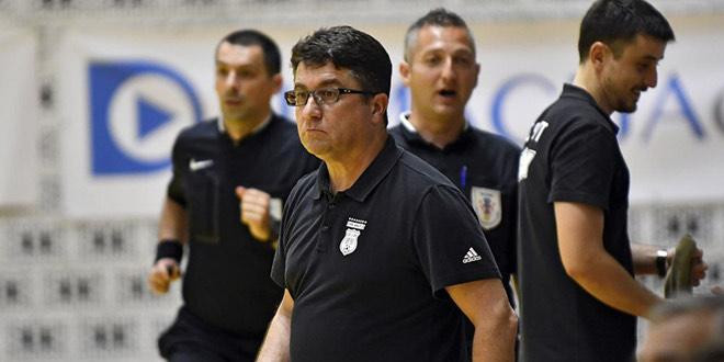 HLV Victor Acosta từng vô địch Cúp Các CLB Châu Á với Nagoya Oceans năm 2014.