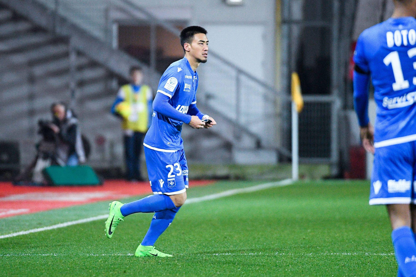 Billy Ketkeophomphone hiện chơi cho Dunkirk ở giải hạng 2 Pháp. (ẢNh: FranceFootball) Billy Ketkeophomphone hiện chơi cho Dunkirk ở giải hạng 2 Pháp. (ẢNh: FranceFootball)