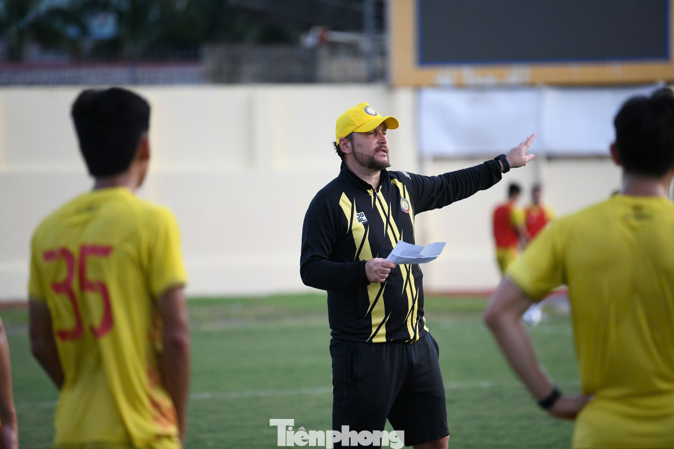 Theo HLV Popov, ông cũng như Đông Á Thanh Hóa rất tự tin trước trận Siêu Cúp Quốc gia 2023/2024. Lý do bởi &quot;mọi thứ được định đoạt trong một trận đấu&quot;, và CLB của ông luôn làm rất tốt ở những trận đấu kiểu này.