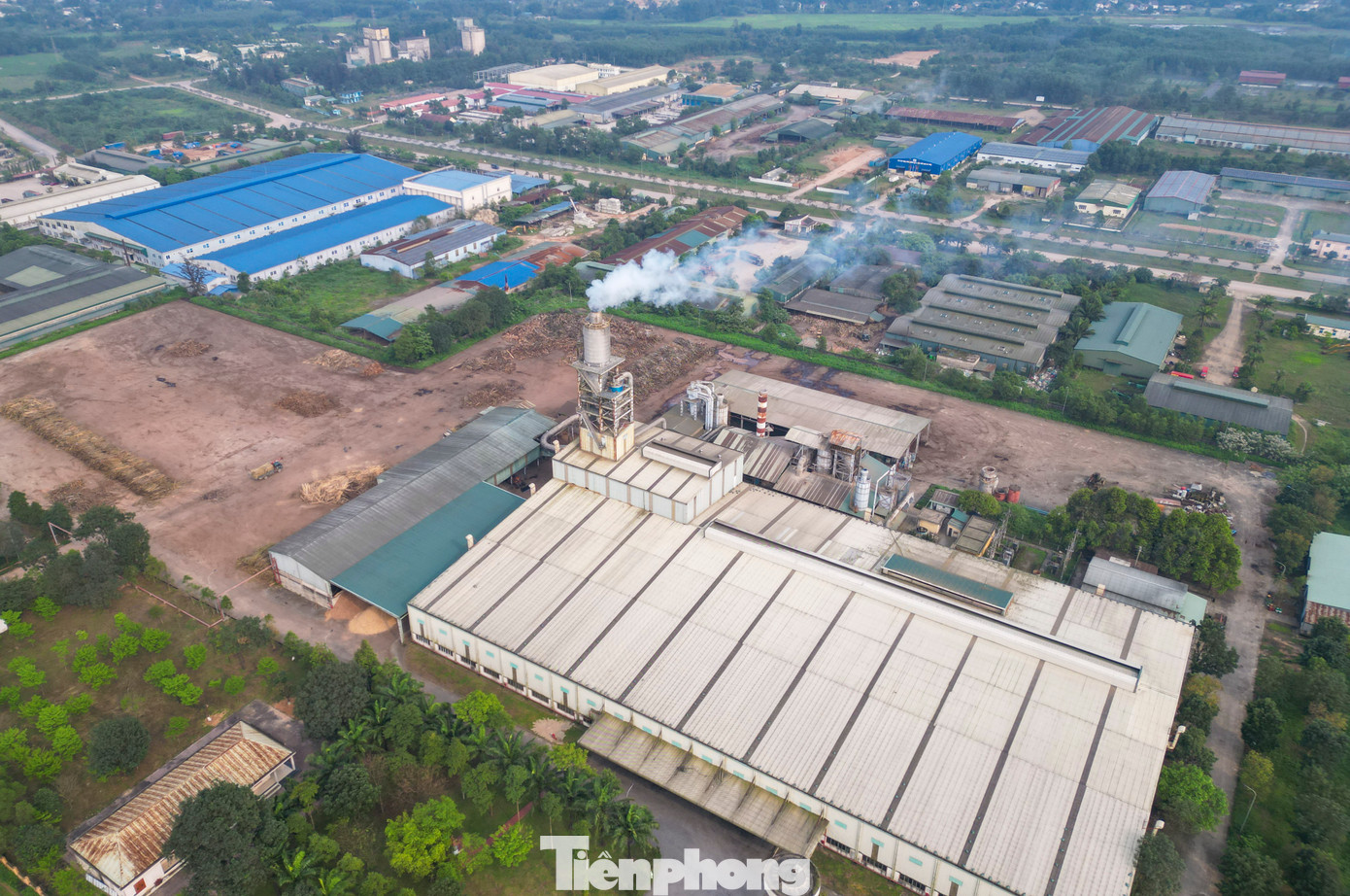 Bên cạnh nông nghiệp, Quảng Trị có những tăng trưởng mạnh mẽ về công nghiệp. Quảng Trị đang tập trung hiện thực hóa 3 trụ cột phát triển, trong đó công nghiệp năng lượng là lĩnh vực then chốt, tạo đột phá; nông nghiệp là bệ đỡ, và dịch vụ - du lịch là mũi nhọn.