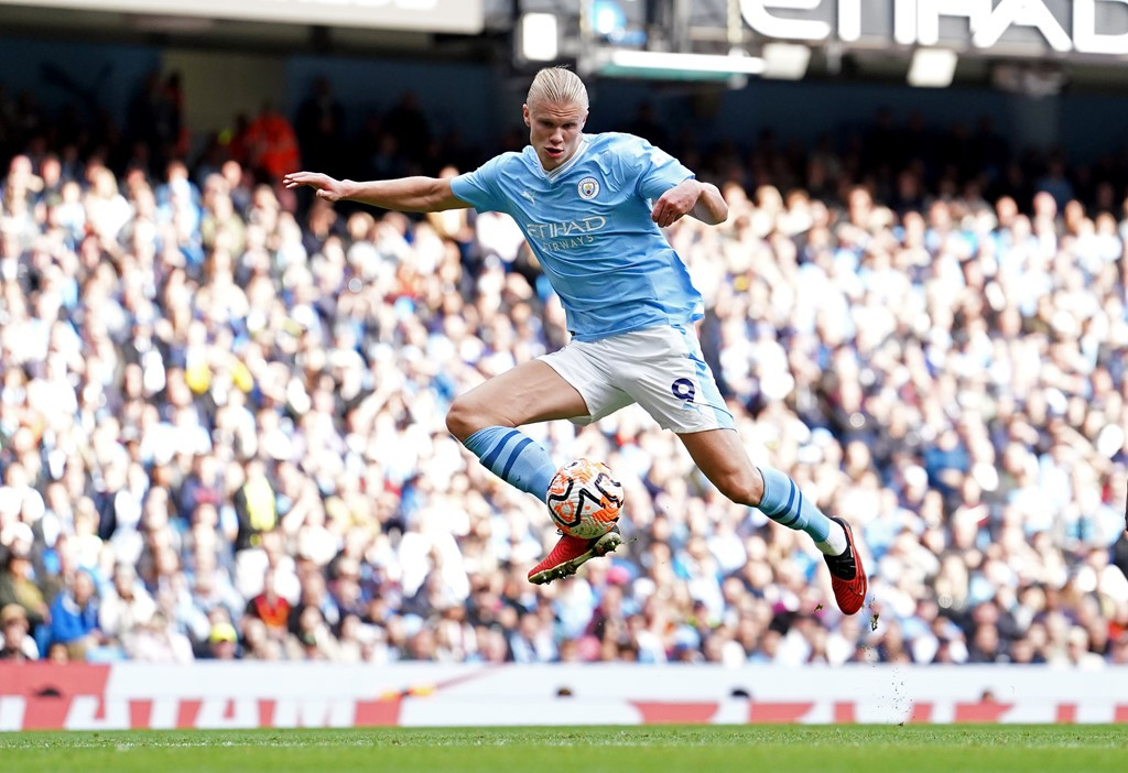 Man City hạ Nottingham Forest 2-0, vững vàng ngôi đầu bảng ảnh 20 Man City hạ Nottingham Forest 2-0, vững vàng ngôi đầu bảng ảnh 20