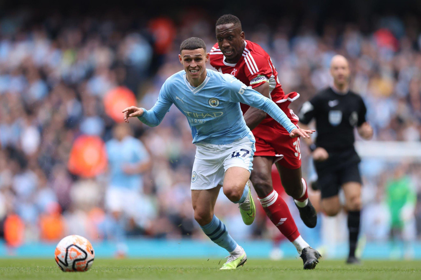 Man City hạ Nottingham Forest 2-0, vững vàng ngôi đầu bảng ảnh 19 Man City hạ Nottingham Forest 2-0, vững vàng ngôi đầu bảng ảnh 19