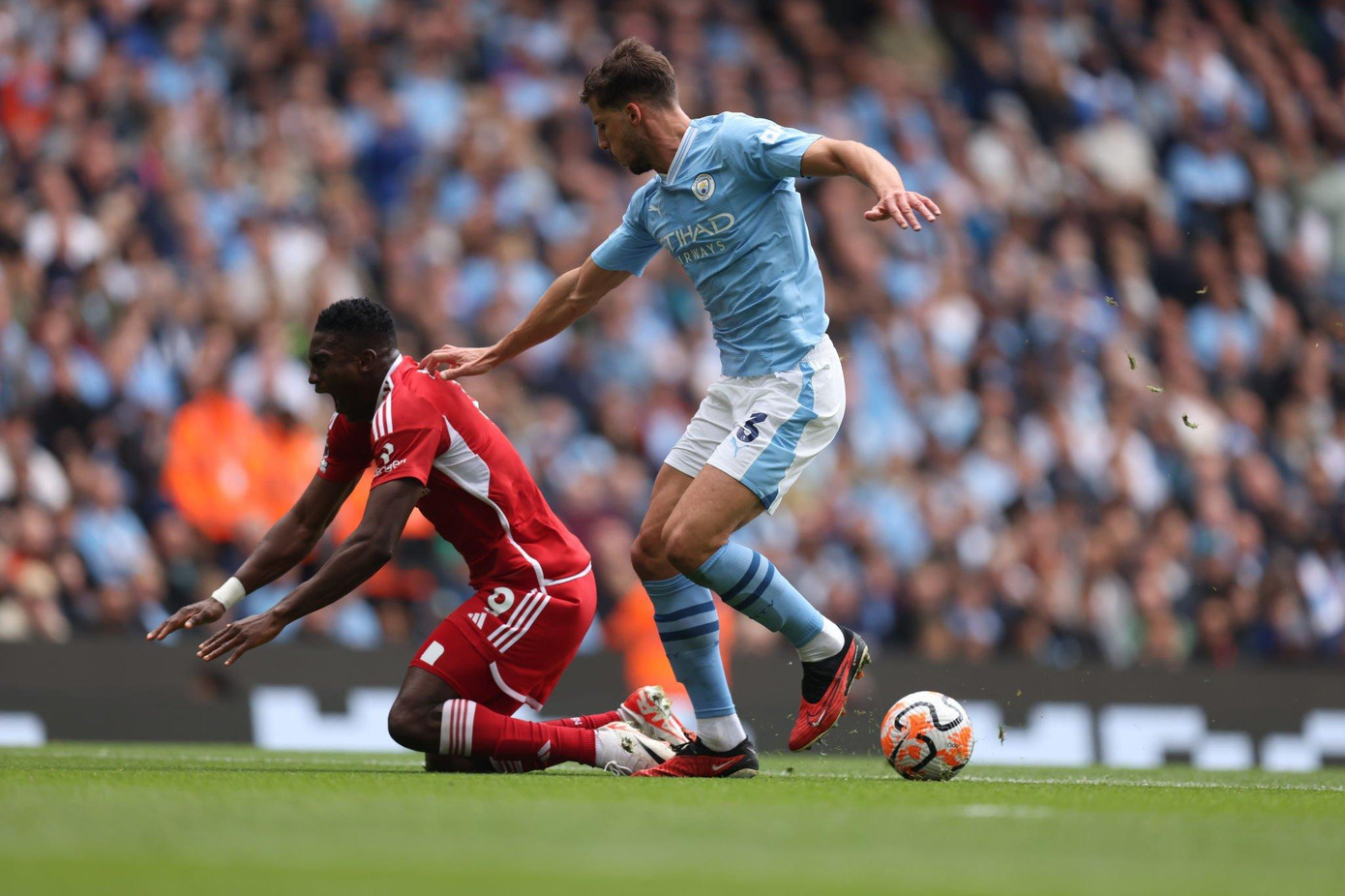 Man City hạ Nottingham Forest 2-0, vững vàng ngôi đầu bảng ảnh 8 Man City hạ Nottingham Forest 2-0, vững vàng ngôi đầu bảng ảnh 8