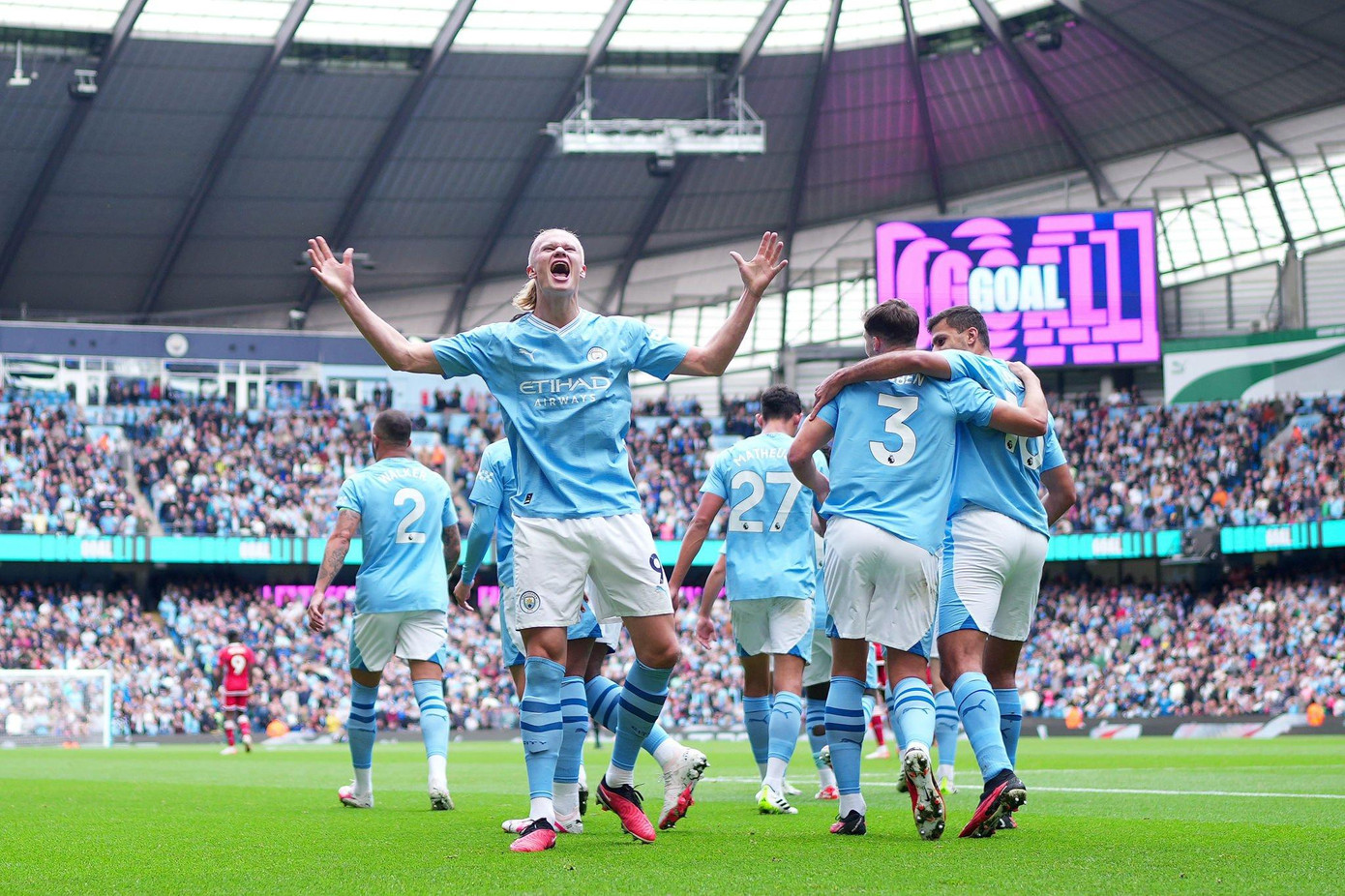 Man City hạ Nottingham Forest 2-0, vững vàng ngôi đầu bảng ảnh 23 Man City hạ Nottingham Forest 2-0, vững vàng ngôi đầu bảng ảnh 23