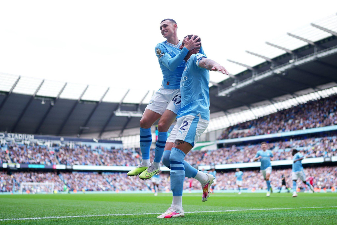 Man City hạ Nottingham Forest 2-0, vững vàng ngôi đầu bảng ảnh 3 Man City hạ Nottingham Forest 2-0, vững vàng ngôi đầu bảng ảnh 3