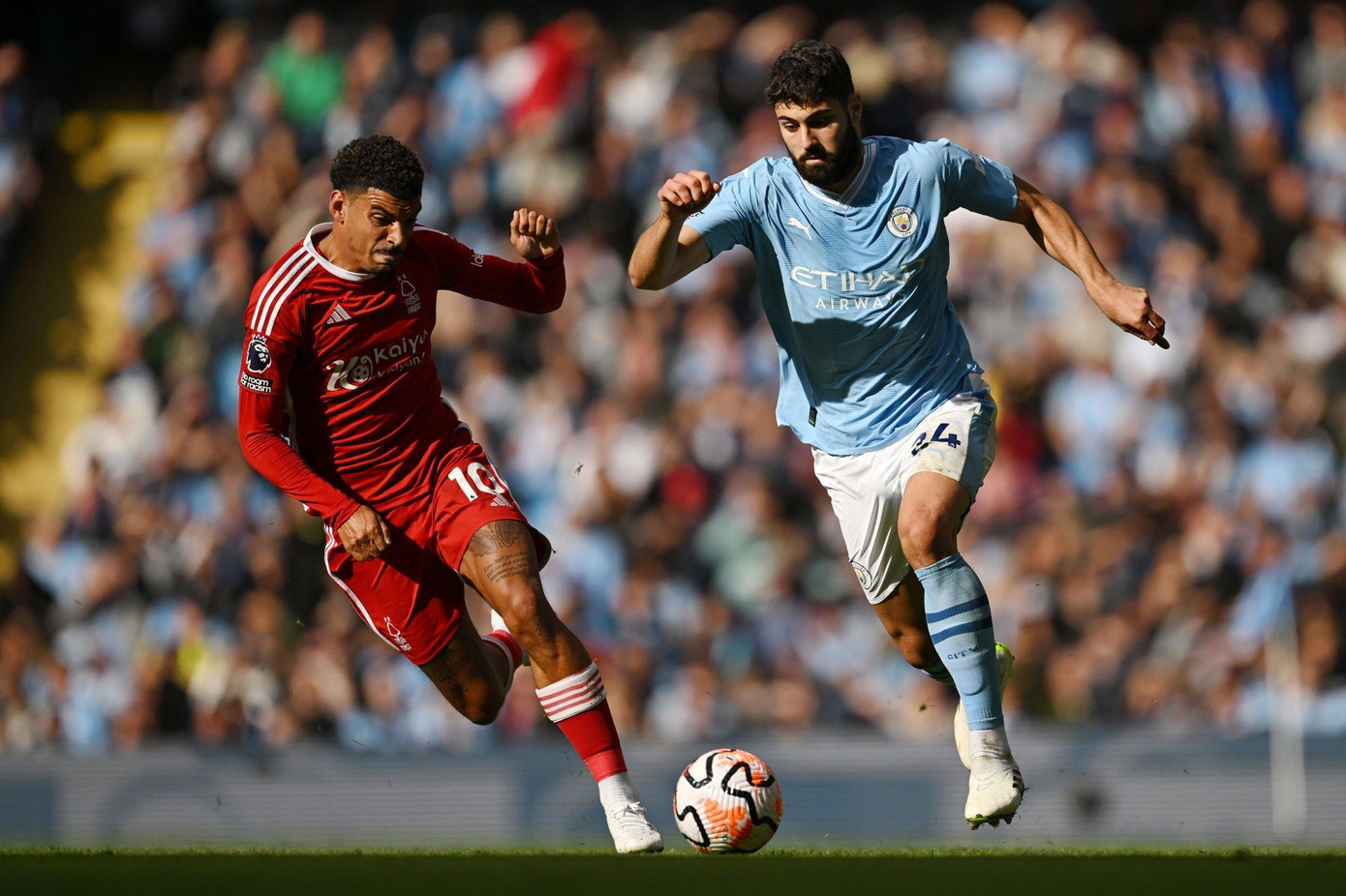 Man City hạ Nottingham Forest 2-0, vững vàng ngôi đầu bảng ảnh 10 Man City hạ Nottingham Forest 2-0, vững vàng ngôi đầu bảng ảnh 10