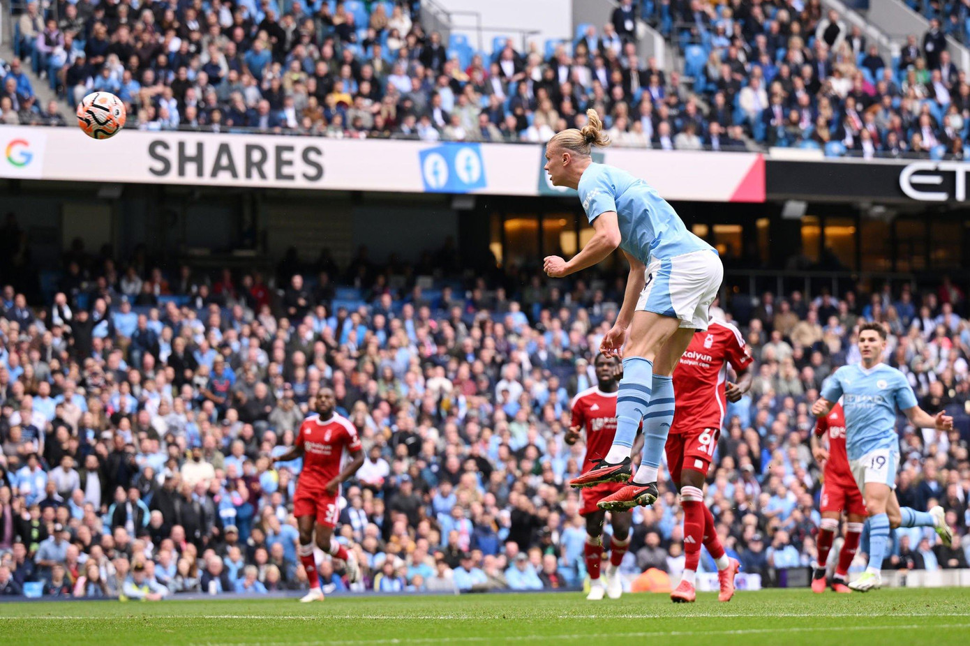 Man City hạ Nottingham Forest 2-0, vững vàng ngôi đầu bảng ảnh 6 Man City hạ Nottingham Forest 2-0, vững vàng ngôi đầu bảng ảnh 6