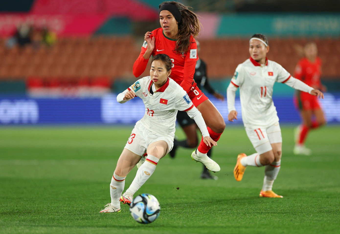 ĐT nữ Việt Nam tiếp tục đi tìm bàn thắng đầu tiên sau thất bại 0-2 trước Bồ Đào Nha ảnh 29