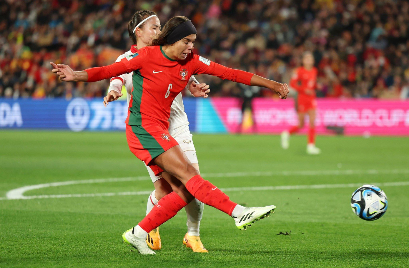 ĐT nữ Việt Nam tiếp tục đi tìm bàn thắng đầu tiên sau thất bại 0-2 trước Bồ Đào Nha ảnh 38