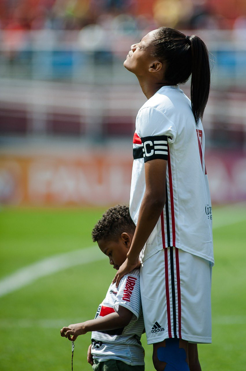 Ary Borges và con trai Enzo Miguel. (Ảnh: Globo) Ary Borges và con trai Enzo Miguel. (Ảnh: Globo)