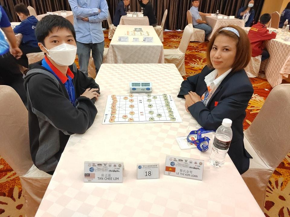 Các kỳ thủ của Việt Nam thi đấu tại giải cờ tướng vô địch thế giới.