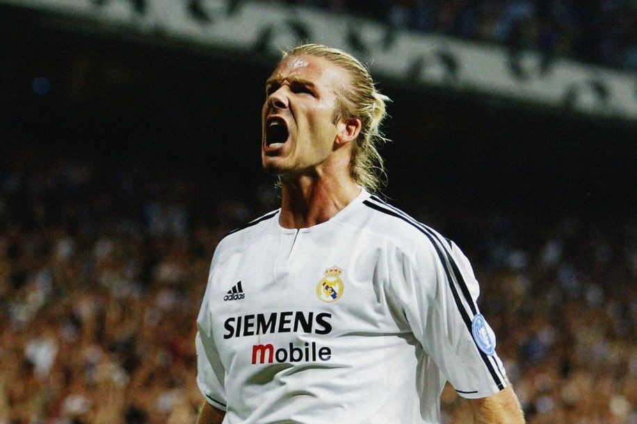Sau 11 năm chơi cho MU, Beckham chuyển đến Real năm 2003 với bản hợp đồng trị giá 37 triệu euro. Sau 11 năm chơi cho MU, Beckham chuyển đến Real năm 2003 với bản hợp đồng trị giá 37 triệu euro.