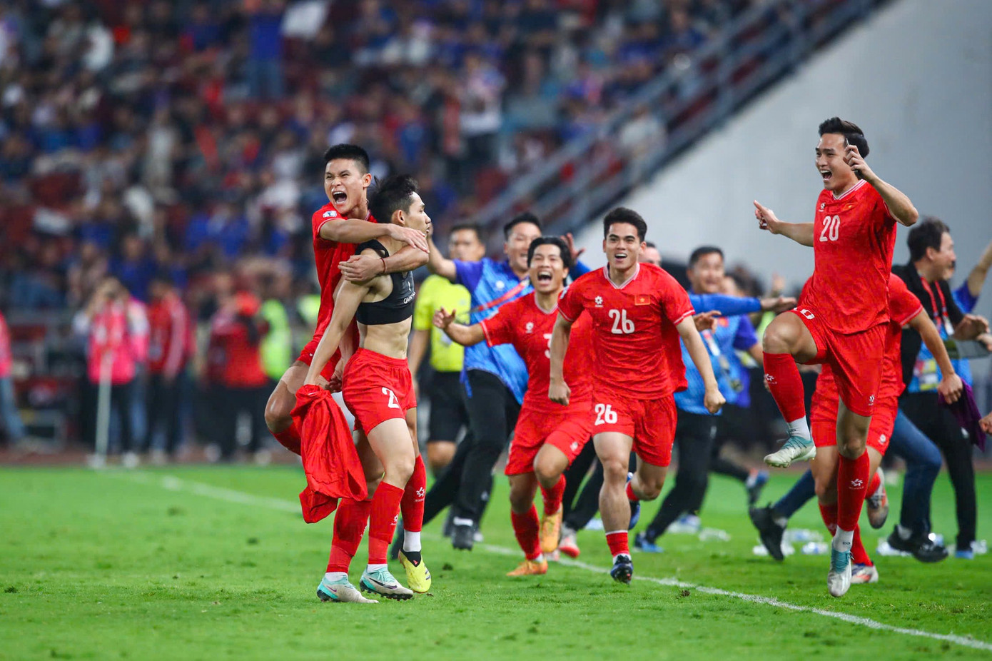 Tuấn Hải và Hai Long, hai nhân vật chính trong trận chung kết lượt về ASEAN Cup 2024. Tuấn Hải và Hai Long, hai nhân vật chính trong trận chung kết lượt về ASEAN Cup 2024.