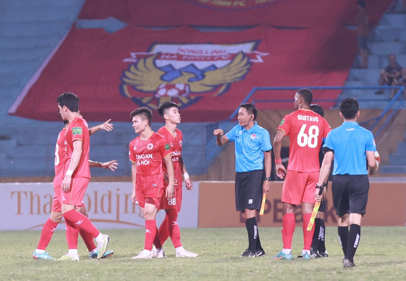 Sau tất cả, với 90 phút sống động tạo ra ở Hàng Đẫy, Quang Hải đã chứng minh đẳng cấp ngôi sao và mang đến sự tin tưởng, rằng anh sẽ còn tốt hơn nữa trong thời gian tới.