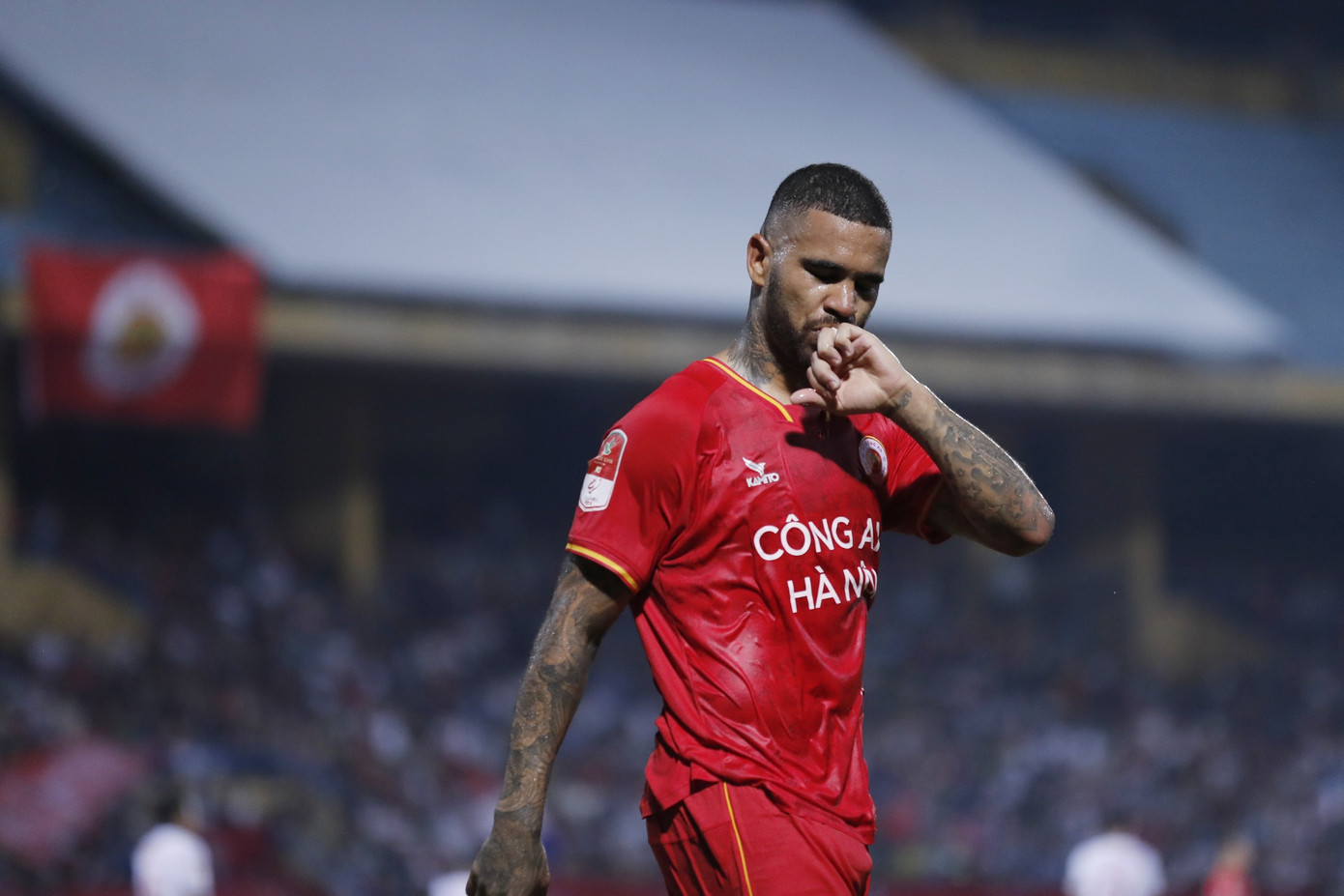 CAHN bị Hà Tĩnh chia điểm, cục diện cuộc đua vô địch thêm gay cấn ảnh 19 CAHN bị Hà Tĩnh chia điểm, cục diện cuộc đua vô địch thêm gay cấn ảnh 19