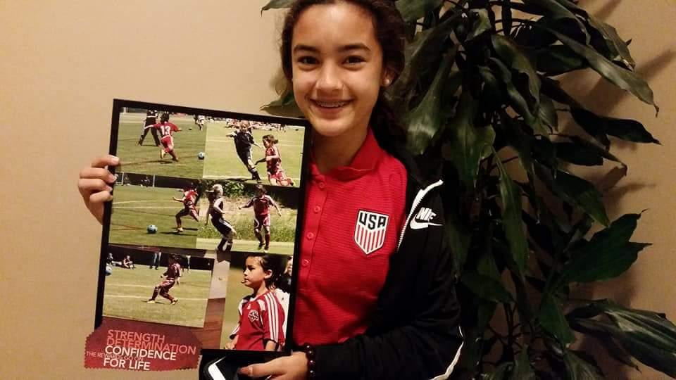 Theo thứ tự từ trái quả phải, trên xuống dưới: Katie Duong, Victoria Tran, Amber Nguyen và Sophia Nguyen. Theo thứ tự từ trái quả phải, trên xuống dưới: Katie Duong, Victoria Tran, Amber Nguyen và Sophia Nguyen.