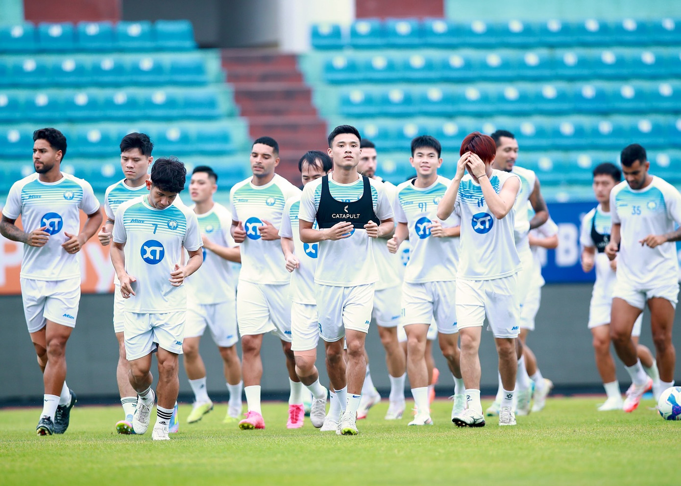 Thắng Đông Á Thanh Hoá, Nam Định vững ngôi đầu LPBank V-League 2024/25 ảnh 4