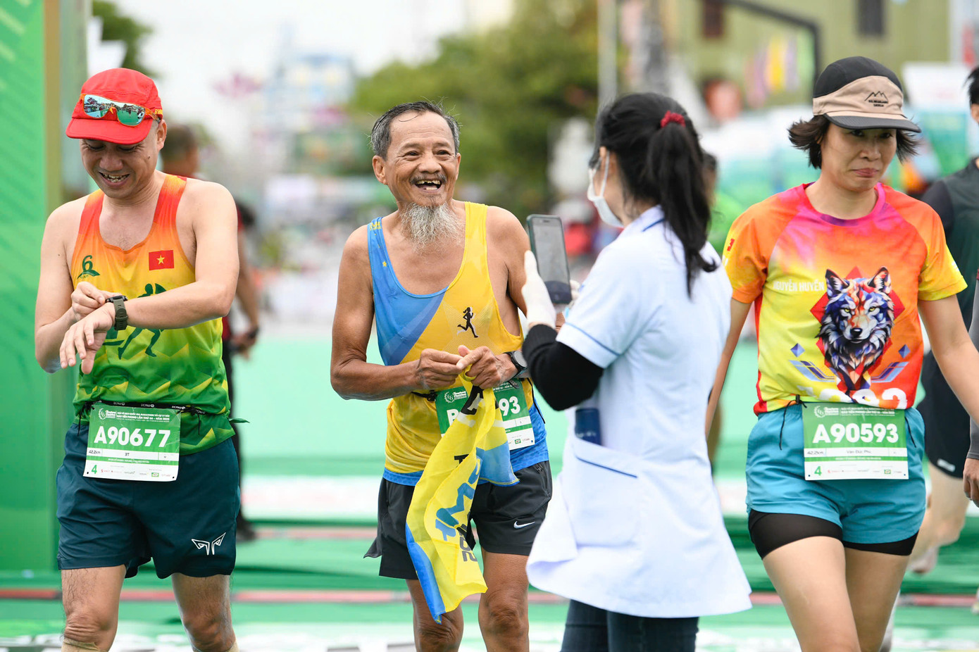 Những khoảnh khắc đáng nhớ của vận động viên 73 tuổi thuộc CLB Phú Mỹ Hưng Runner.