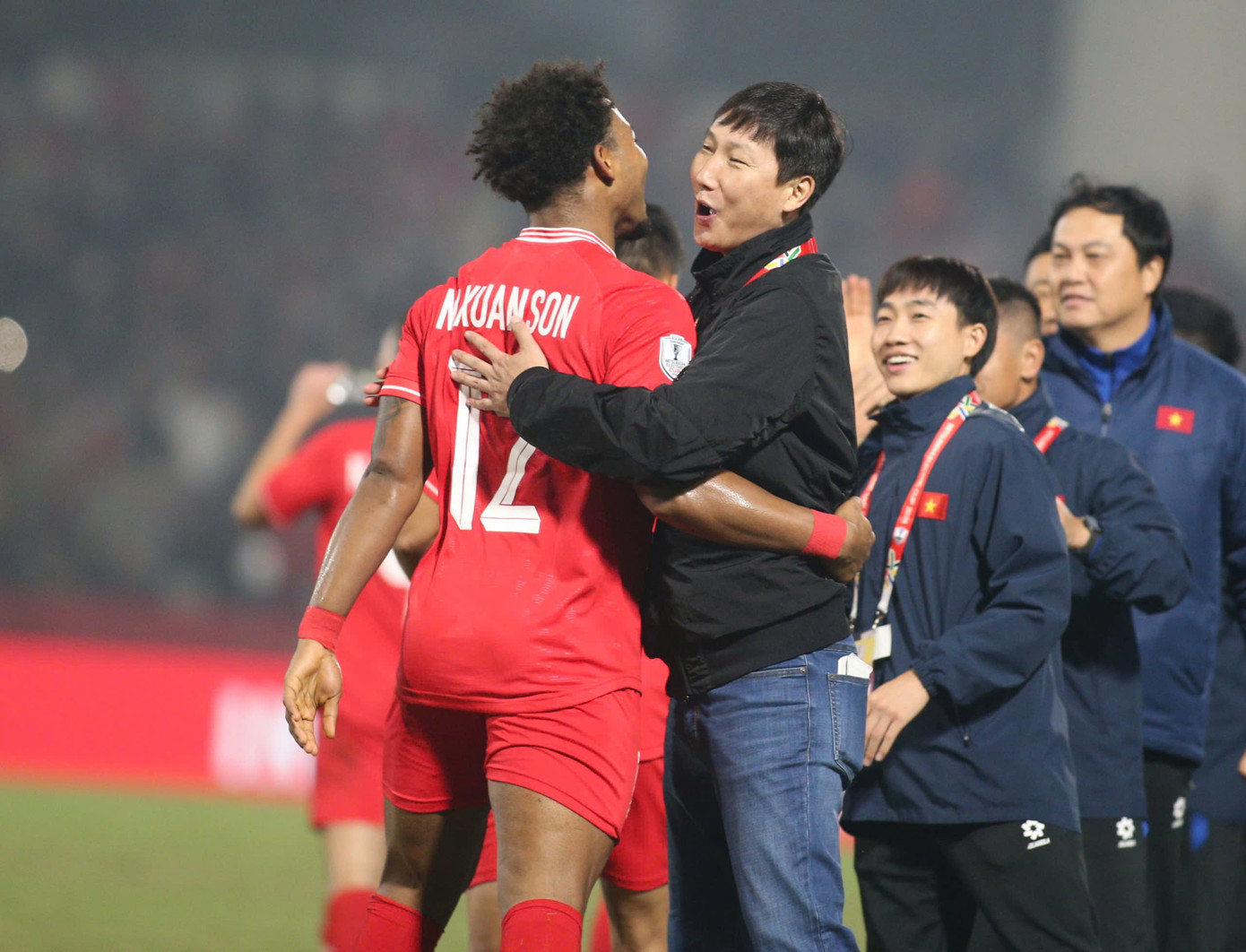 Cảm xúc dâng trào của Nguyễn Xuân Son sau bàn thắng ghi được cho ĐT Việt Nam. Cảm xúc dâng trào của Nguyễn Xuân Son sau bàn thắng ghi được cho ĐT Việt Nam.