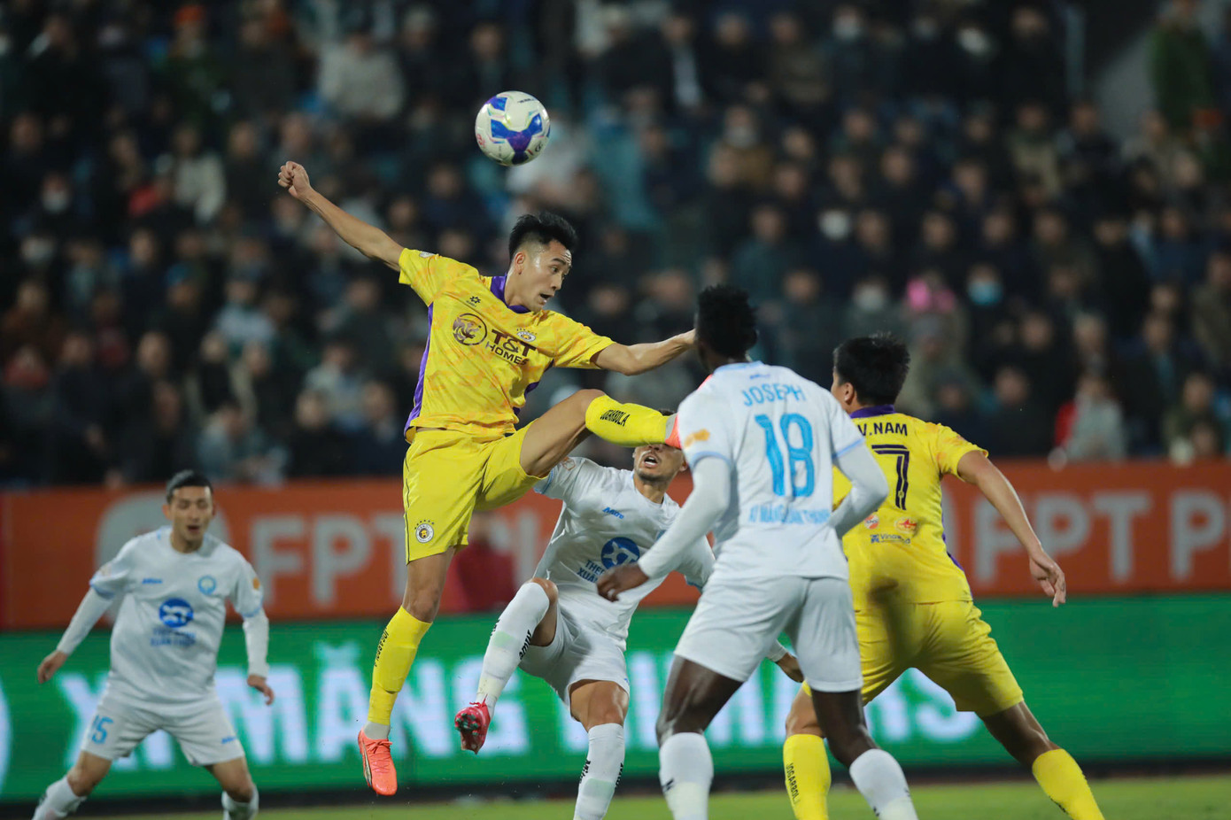 Hà Nội thay tướng vẫn trắng tay trên sân Thiên Trường ảnh 14 Hà Nội thay tướng vẫn trắng tay trên sân Thiên Trường ảnh 14