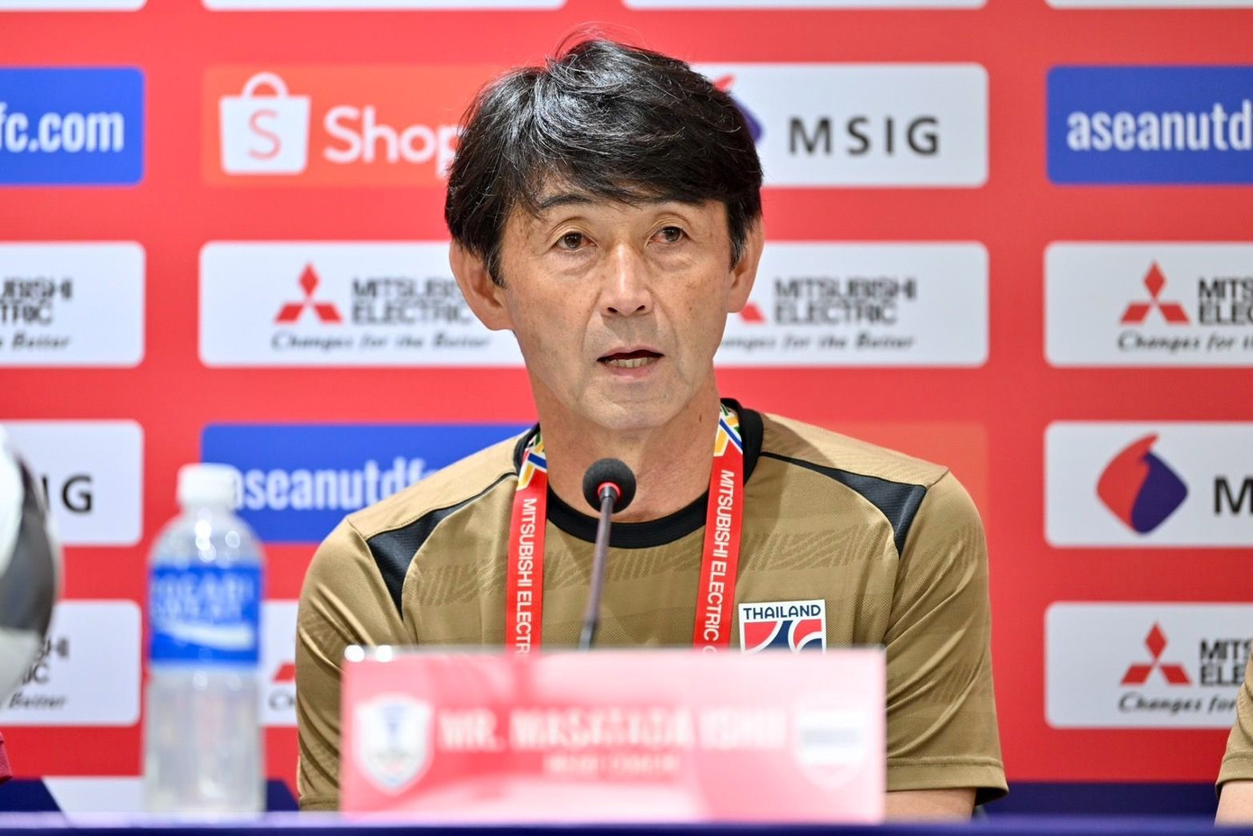 Ngược dòng thắng ngoạn mục Singapore, Thái Lan giành vé bán kết sớm ảnh 3 Ngược dòng thắng ngoạn mục Singapore, Thái Lan giành vé bán kết sớm ảnh 3