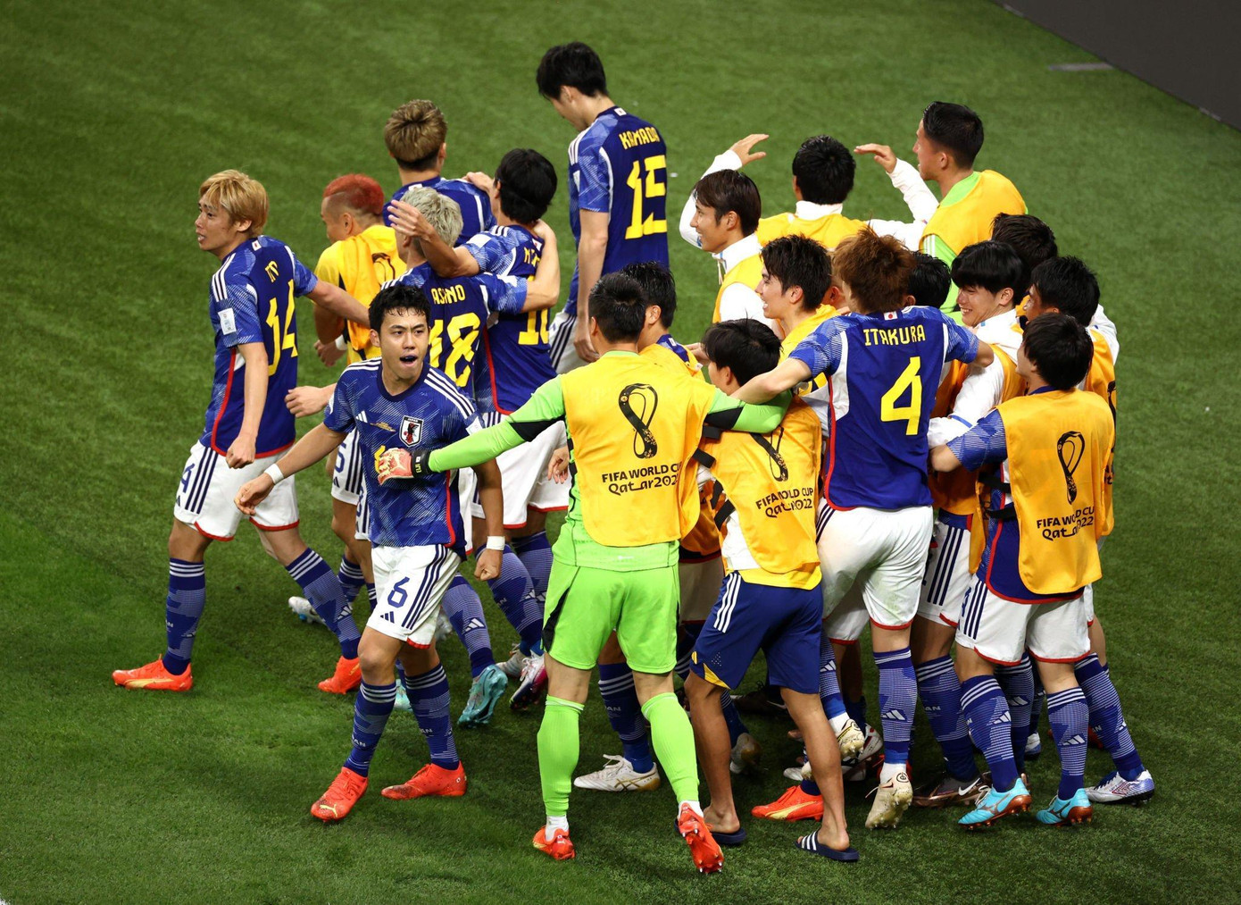 Chấn động Khalifa, Samurai xanh Nhật Bản ngược dòng quật ngã tuyển Đức 2-1 ảnh 23 Chấn động Khalifa, Samurai xanh Nhật Bản ngược dòng quật ngã tuyển Đức 2-1 ảnh 23