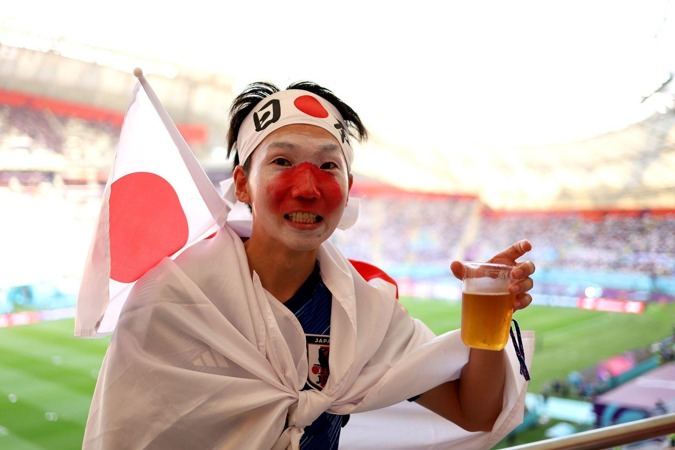 Chấn động Khalifa, Samurai xanh Nhật Bản ngược dòng quật ngã tuyển Đức 2-1 ảnh 5 Chấn động Khalifa, Samurai xanh Nhật Bản ngược dòng quật ngã tuyển Đức 2-1 ảnh 5