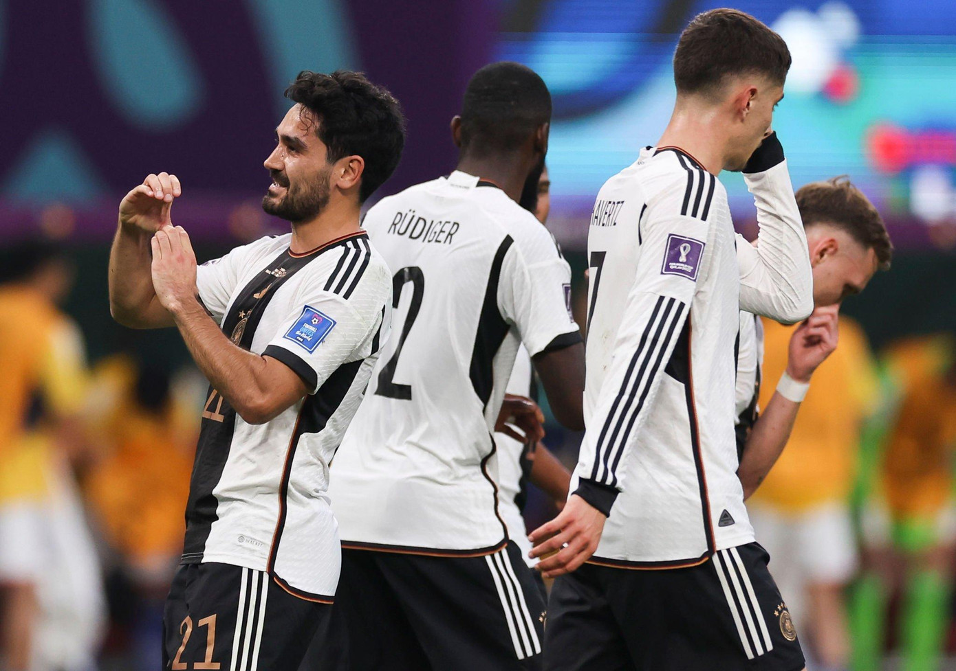 Chấn động Khalifa, Samurai xanh Nhật Bản ngược dòng quật ngã tuyển Đức 2-1 ảnh 17 Chấn động Khalifa, Samurai xanh Nhật Bản ngược dòng quật ngã tuyển Đức 2-1 ảnh 17