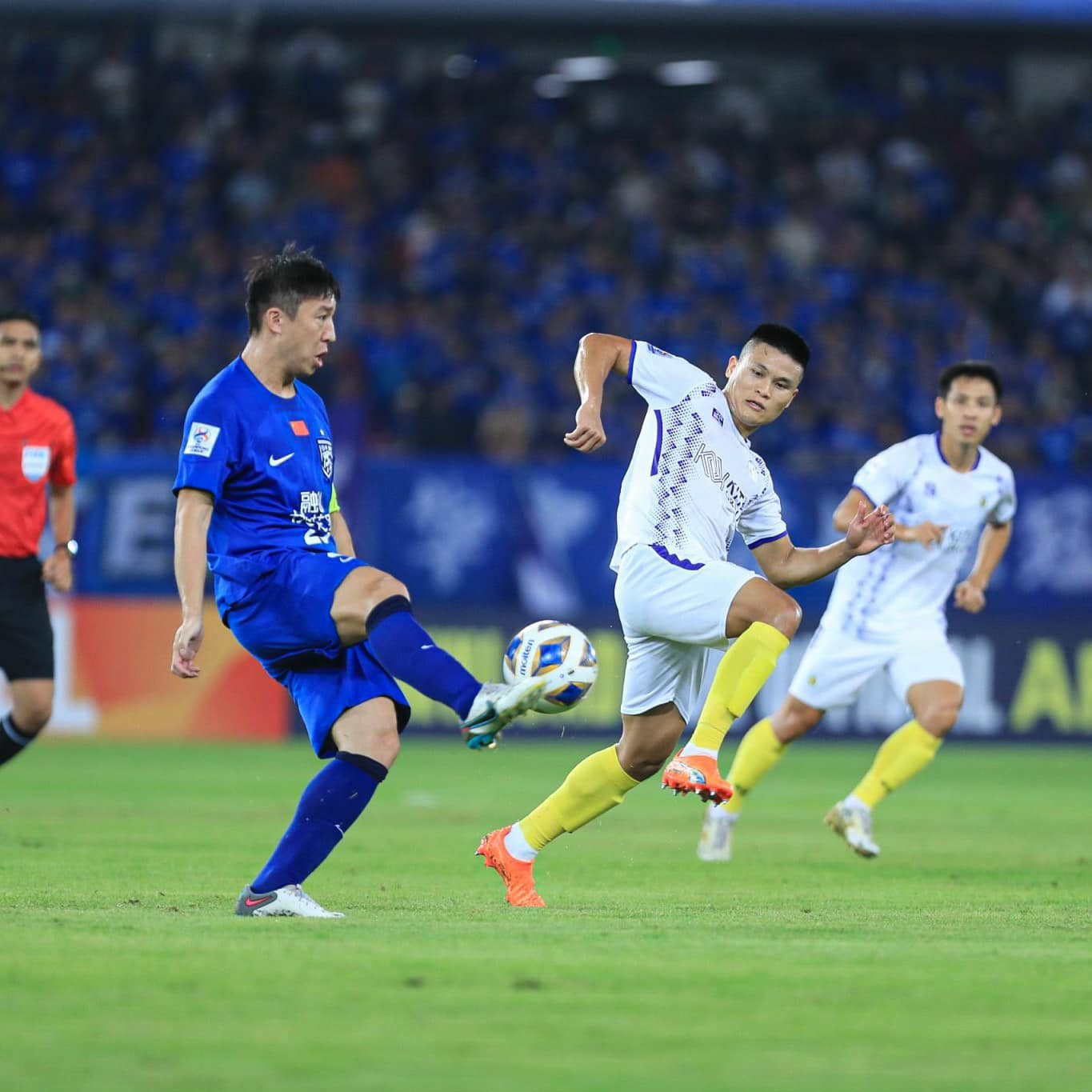 Mất 2 cầu thủ, Hà Nội FC nhận thất bại đáng tiếc 1-2 trước Wuhan Three Towns ảnh 20