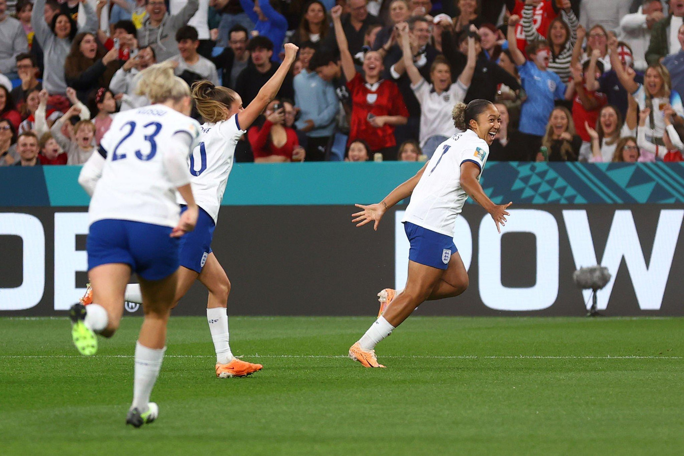  Đánh bại Đan Mạch, Anh rộng cửa vào vòng 1/8 ảnh 13